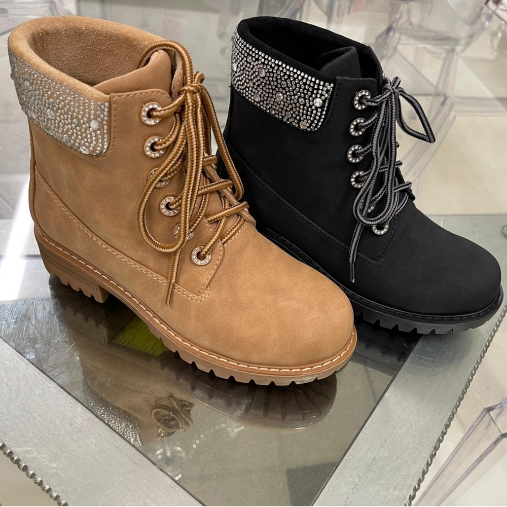 Tan Boots with Rhinestones ✨